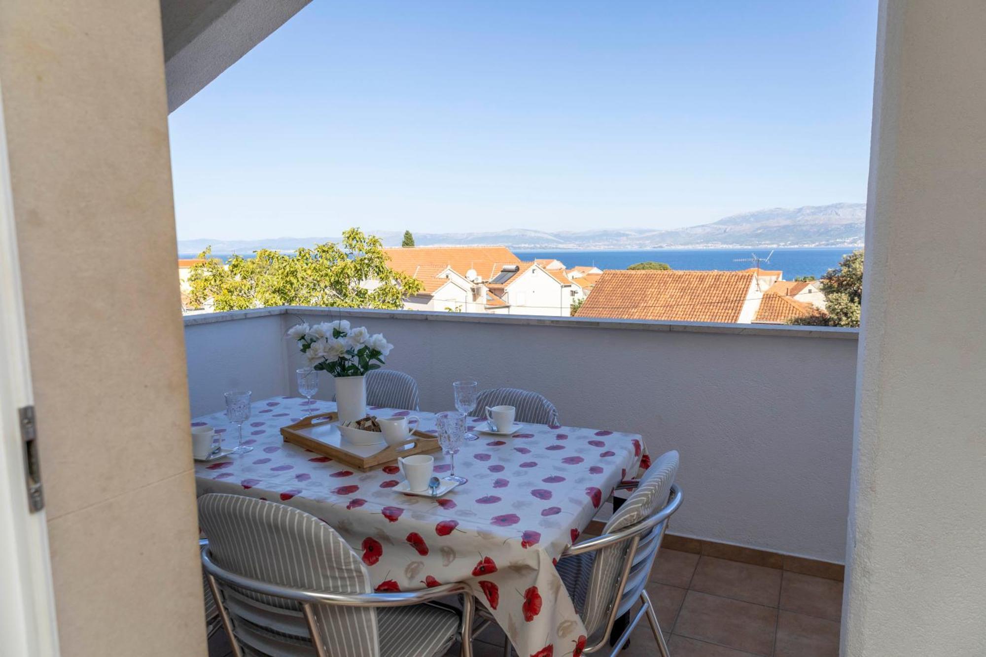 Apartments Jaksic - Zile Supetar Kültér fotó