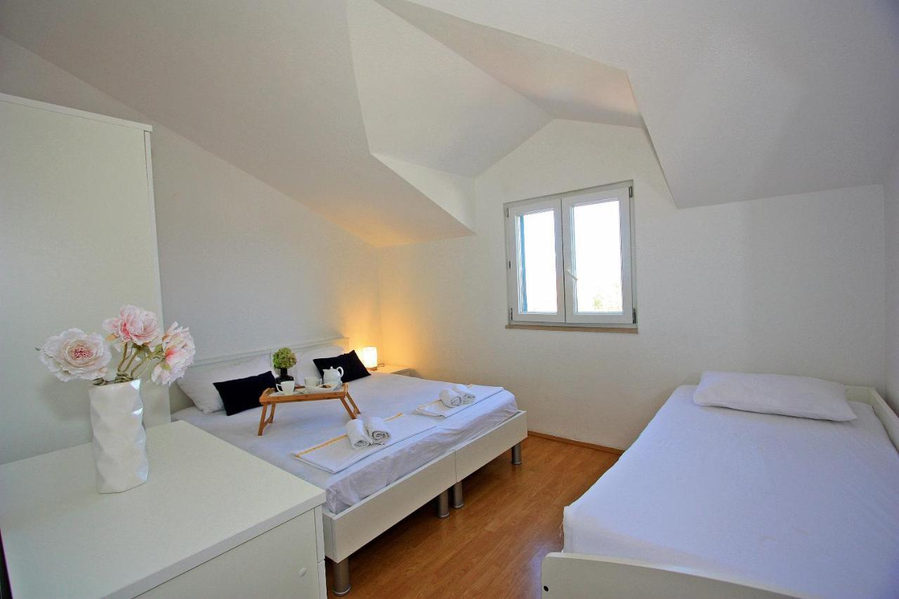Apartments Jaksic - Zile Supetar Kültér fotó