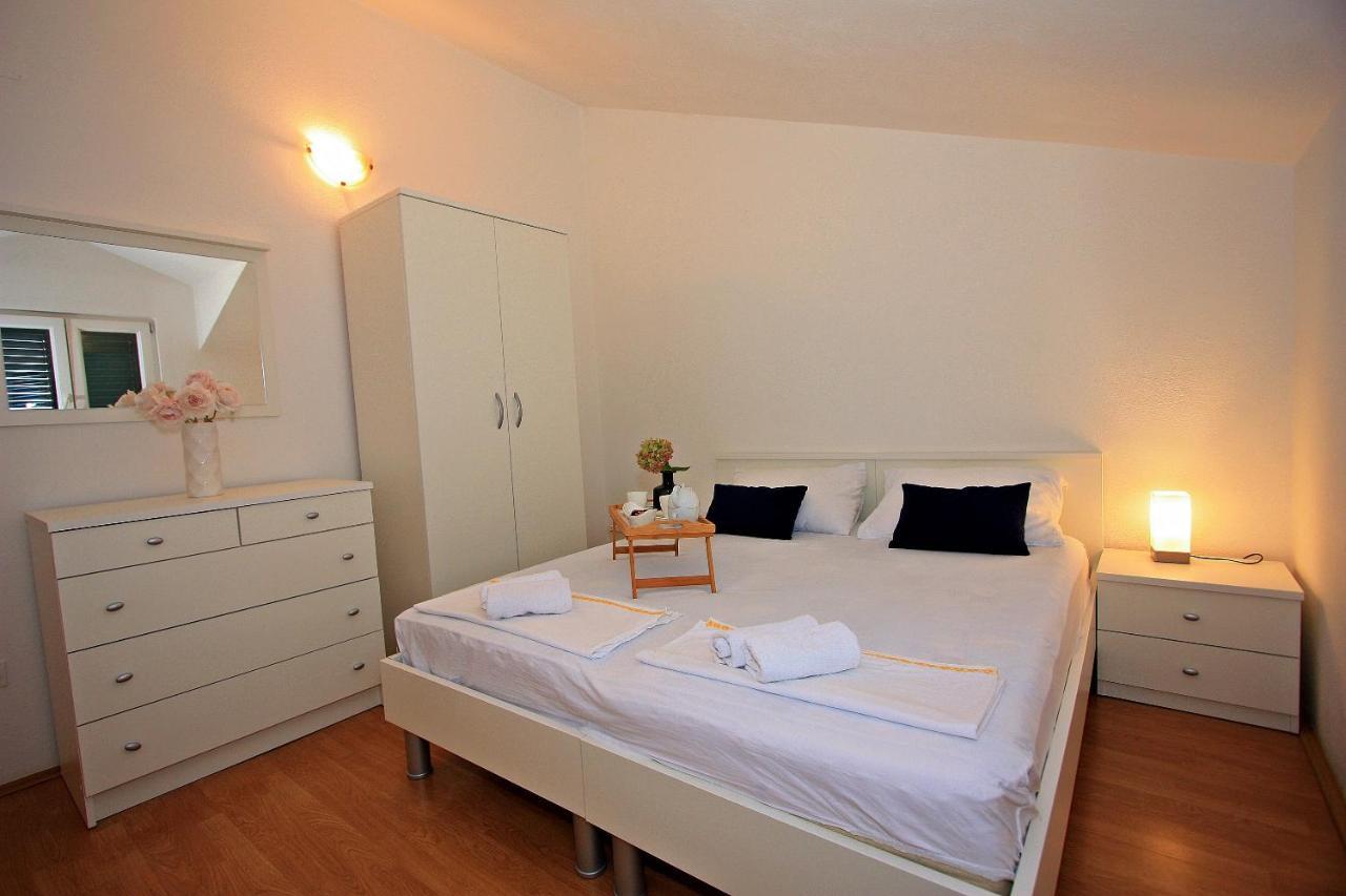 Apartments Jaksic - Zile Supetar Kültér fotó